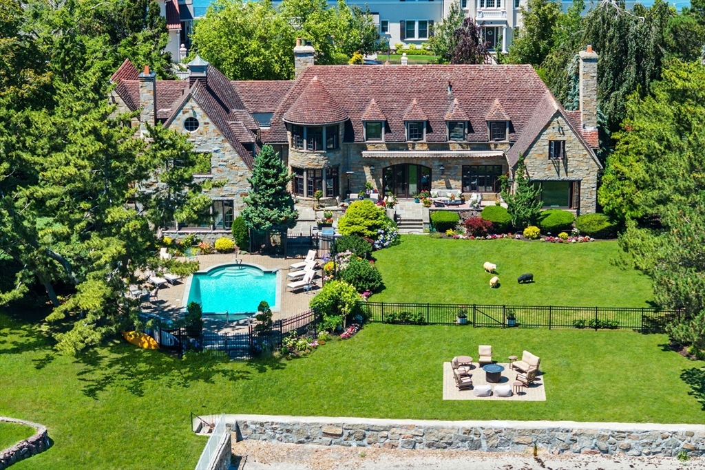 2 Lincoln House Pt., Swampscott, Massachusetts, 5 Bedrooms Bedrooms, 15 Rooms Rooms,8 BathroomsBathrooms,Residential Lease,For Rent,Lincoln House Pt.,73409140