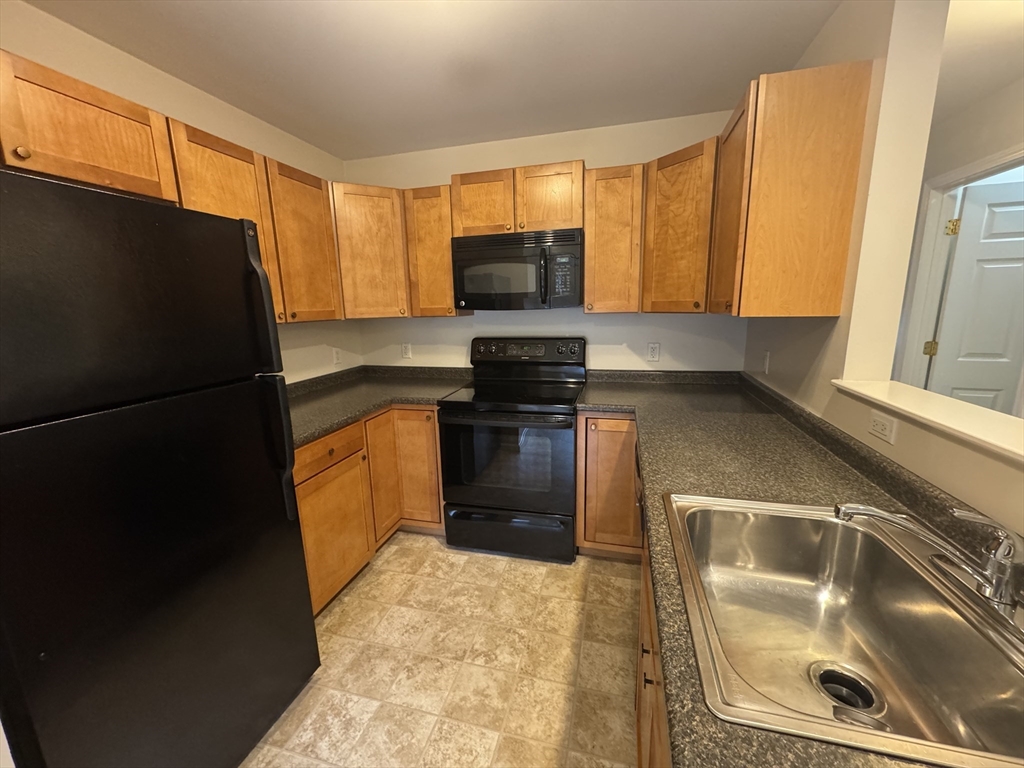 86 Endicott Street, Peabody, Massachusetts, 2 Bedrooms Bedrooms, 4 Rooms Rooms,1 BathroomBathrooms,Residential Lease,For Rent,Endicott Street,73409575