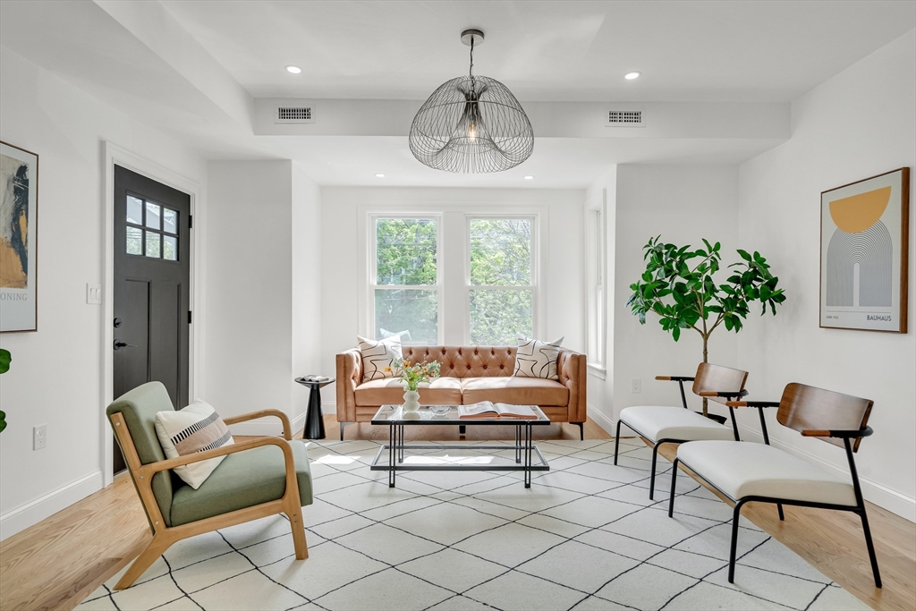 54 Park Street, Somerville, Massachusetts, 3 Bedrooms Bedrooms, 6 Rooms Rooms,2.5 BathroomsBathrooms,Residential Lease,For Rent,Park Street,73409588