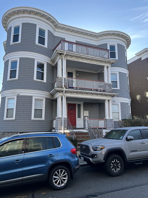 4 Dawes Street, Boston, Massachusetts, 3 Bedrooms Bedrooms, 6 Rooms Rooms,1 BathroomBathrooms,Residential Lease,For Rent,Dawes Street,73409649