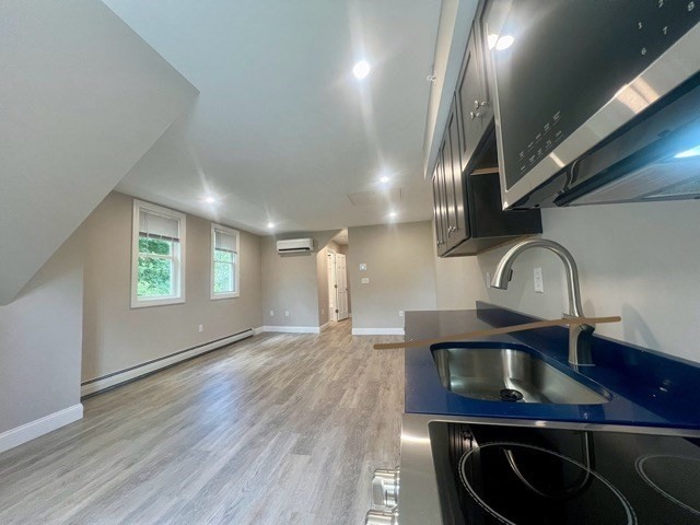 58-60 Mineral Street, Reading, Massachusetts, 1 Bedroom Bedrooms, 2 Rooms Rooms,1 BathroomBathrooms,Residential Lease,For Rent,Mineral Street,73409666