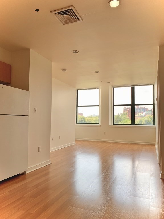 131 Tremont Street, Boston, Massachusetts, 2 Bedrooms Bedrooms, 3 Rooms Rooms,1 BathroomBathrooms,Residential Lease,For Rent,Tremont Street,73409673