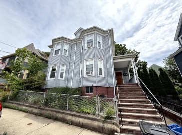 79 Glenwood Rd, Somerville, Massachusetts, 2 Bedrooms Bedrooms, 5 Rooms Rooms,1 BathroomBathrooms,Residential Lease,For Rent,Glenwood Rd,73409788