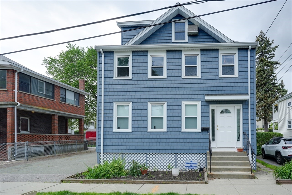 12 Keenan Street, Watertown, Massachusetts, 2 Bedrooms Bedrooms, 6 Rooms Rooms,1 BathroomBathrooms,Residential Lease,For Rent,Keenan Street,73409815