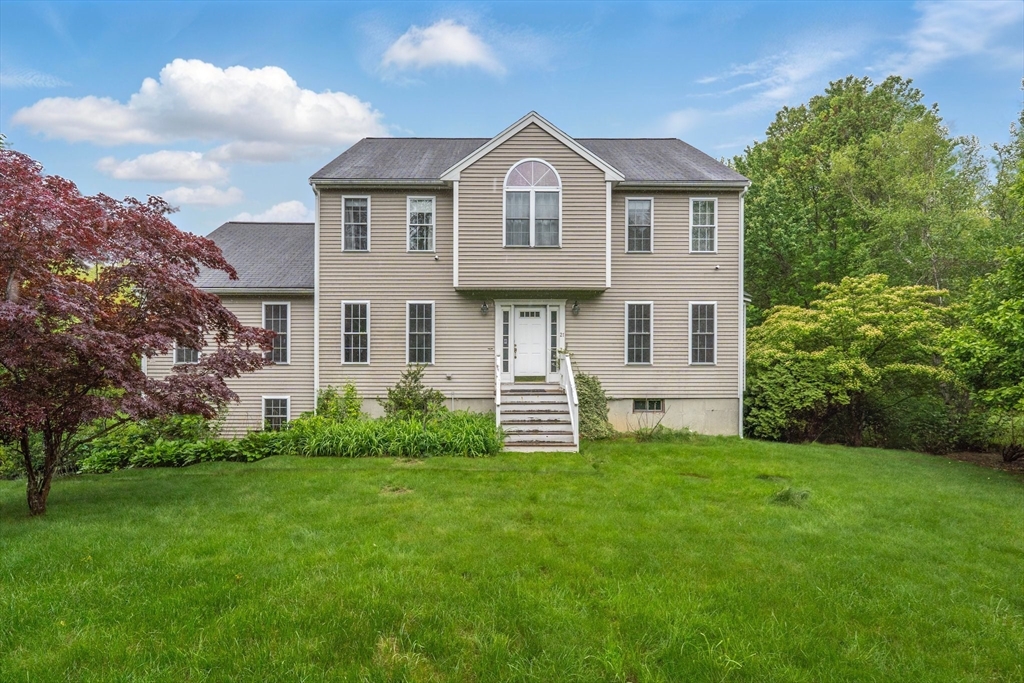 21 Russo Dr, Marlborough, Massachusetts, 5 Bedrooms Bedrooms, 9 Rooms Rooms,3 BathroomsBathrooms,Residential Lease,For Rent,Russo Dr,73379686