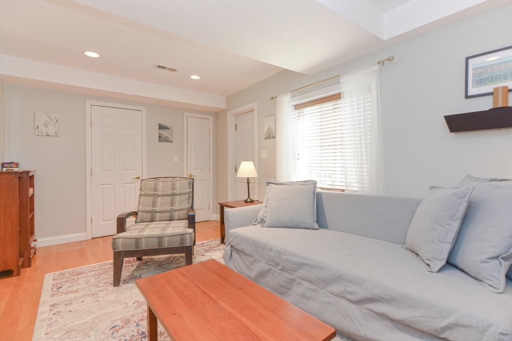 11 Emmet Street, Boston, Massachusetts, 2 Bedrooms Bedrooms, 4 Rooms Rooms,1.5 BathroomsBathrooms,Residential Lease,For Rent,Emmet Street,73410246