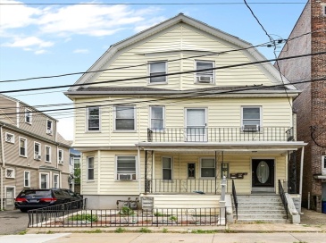 89 Central St, Somerville, Massachusetts, 9 Bedrooms Bedrooms, 14 Rooms Rooms,3 BathroomsBathrooms,Residential Income,For Sale,Central St,73410349