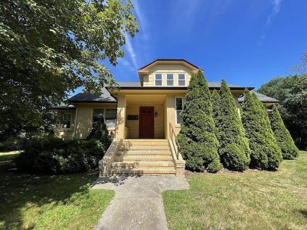 350 Plain, Braintree, Massachusetts, 2 Bedrooms Bedrooms, 5 Rooms Rooms,1 BathroomBathrooms,Residential Lease,For Rent,Plain,73410359