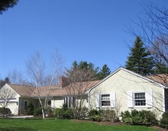 757 Wellesley St, Weston, Massachusetts, 3 Bedrooms Bedrooms, 8 Rooms Rooms,2 BathroomsBathrooms,Residential Lease,For Rent,Wellesley St,73371452