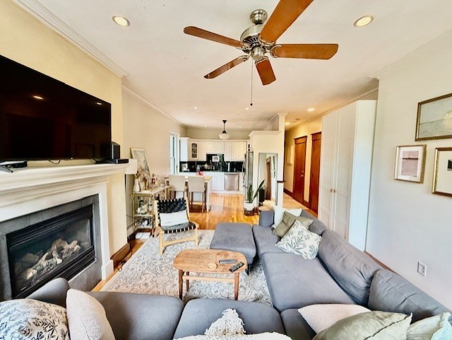 13 Worcester, Boston, Massachusetts, 3 Bedrooms Bedrooms, 5 Rooms Rooms,1 BathroomBathrooms,Residential Lease,For Rent,Worcester,73410927