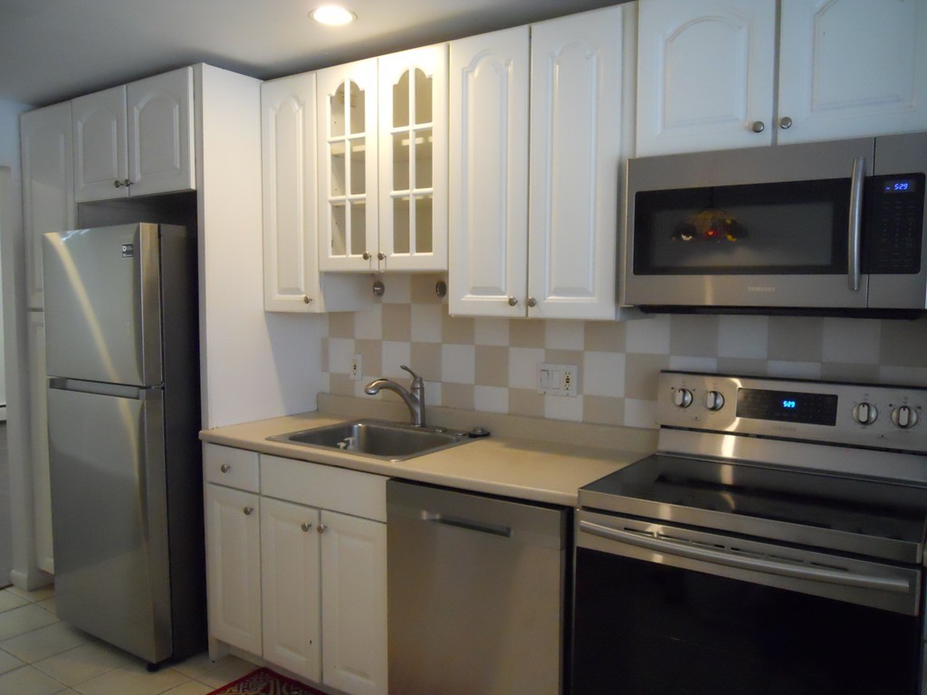 68 Bryon Road, Boston, Massachusetts, 1 Bedroom Bedrooms, 3 Rooms Rooms,1 BathroomBathrooms,Residential Lease,For Rent,Bryon Road,73377528