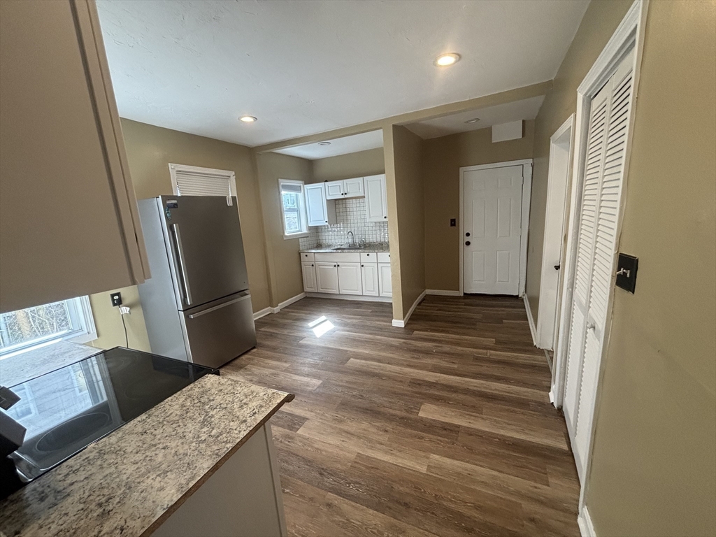 168 Dewey, Worcester, Massachusetts, 3 Bedrooms Bedrooms, 5 Rooms Rooms,1.5 BathroomsBathrooms,Residential Lease,For Rent,Dewey,73371351