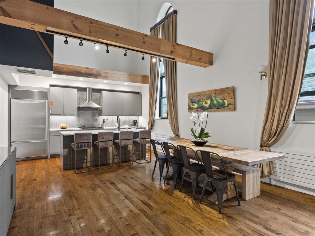 1 Summer Street, Somerville, Massachusetts, 3 Bedrooms Bedrooms, 5 Rooms Rooms,2.5 BathroomsBathrooms,Residential Lease,For Rent,Summer Street,73411199