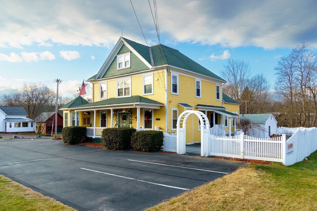 181 W State Street, Granby, Massachusetts, ,Commercial Sale,For Sale,W State Street,73324647