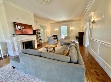 49 Pond St, Boston, Massachusetts, 4 Bedrooms Bedrooms, 9 Rooms Rooms,3.5 BathroomsBathrooms,Residential Lease,For Rent,Pond St,73411450