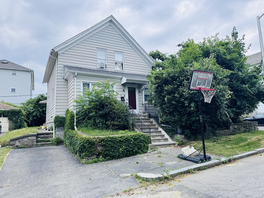 9 Daniels St, Worcester, Massachusetts, 3 Bedrooms Bedrooms, 7 Rooms Rooms,1.5 BathroomsBathrooms,Residential Lease,For Rent,Daniels St,73397434