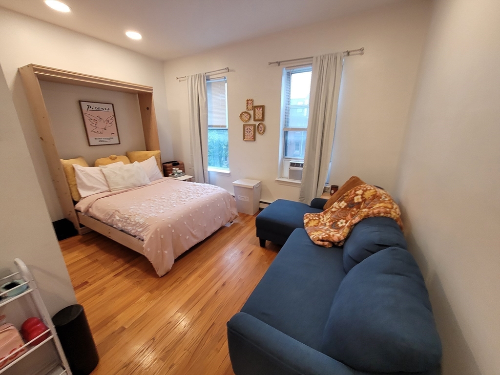 11 Follen Street, Boston, Massachusetts, 3 Rooms Rooms,1 BathroomBathrooms,Residential Lease,For Rent,Follen Street,73405109