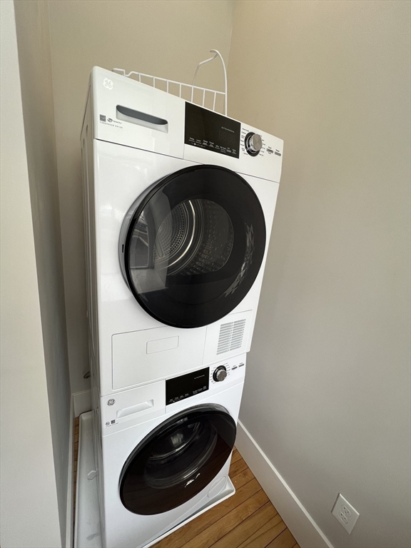 34 St. Joseph Street, Fall River, Massachusetts, 1 Bedroom Bedrooms, 3 Rooms Rooms,1 BathroomBathrooms,Residential Lease,For Rent,St. Joseph Street,73321423