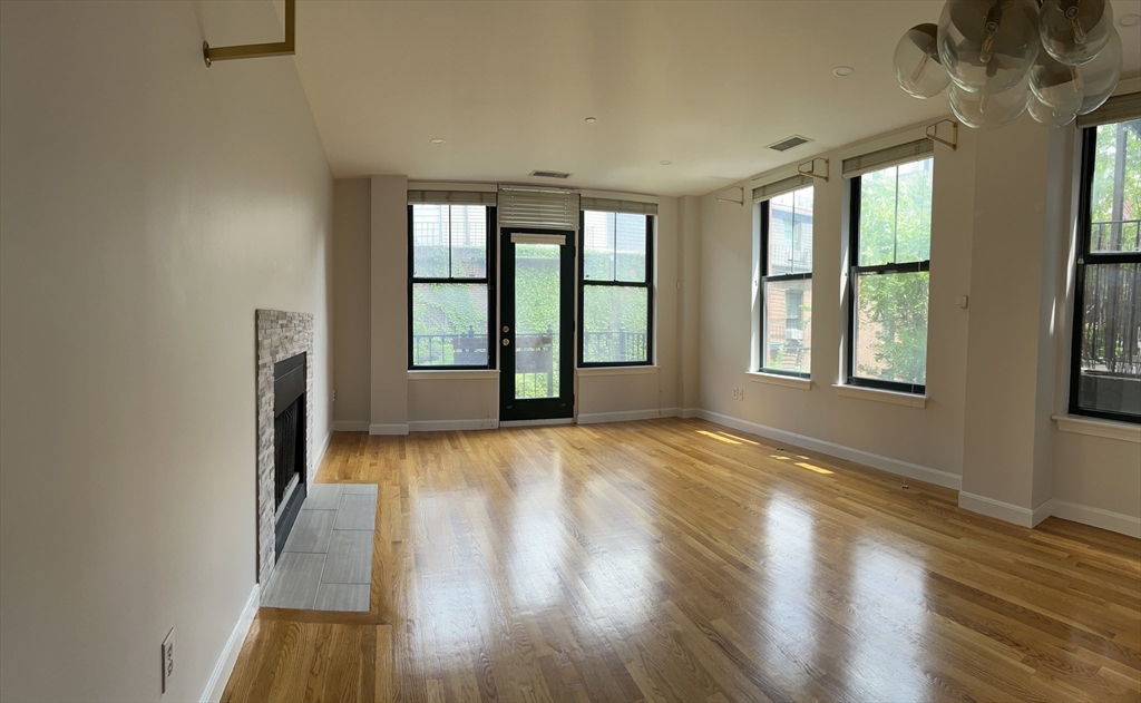 75 Clarendon, Boston, Massachusetts, 1 Bedroom Bedrooms, 4 Rooms Rooms,1 BathroomBathrooms,Residential Lease,For Rent,Clarendon,73400010