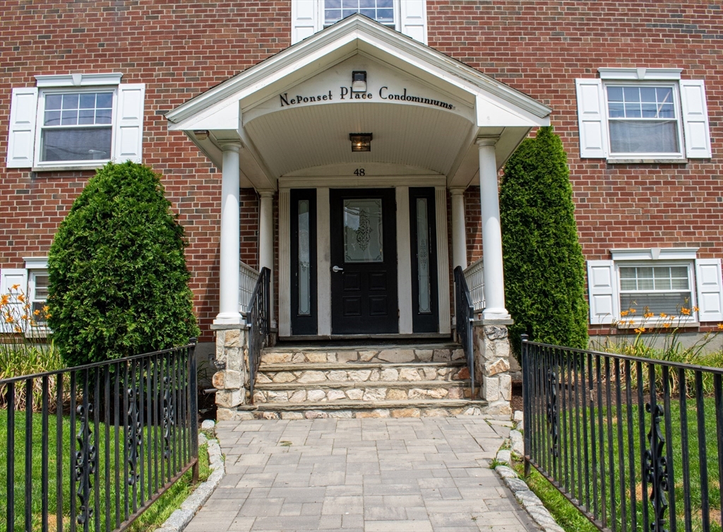 48 Coffey St, Boston, Massachusetts, 1 Bedroom Bedrooms, 4 Rooms Rooms,1 BathroomBathrooms,Residential Lease,For Rent,Coffey St,73399967