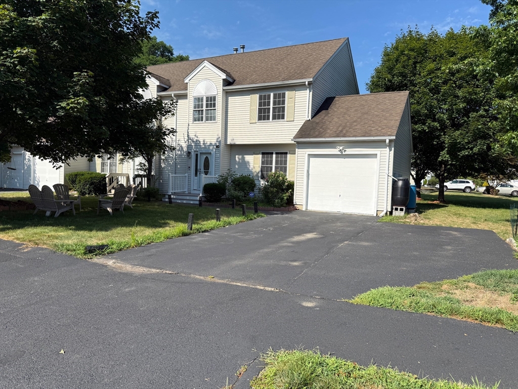 10 Ptarmigan Dr, Shrewsbury, Massachusetts, 3 Bedrooms Bedrooms, 7 Rooms Rooms,2.5 BathroomsBathrooms,Residential Lease,For Rent,Ptarmigan Dr,73411807