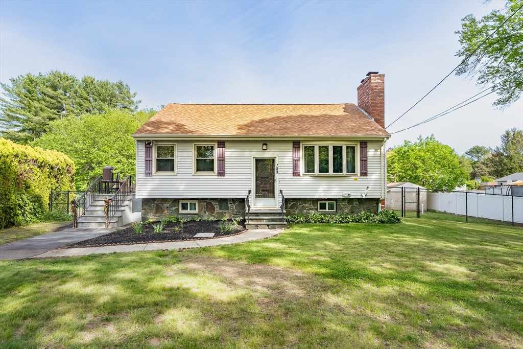 768 Russells Mills Road, Dartmouth, Massachusetts, 3 Bedrooms Bedrooms, 8 Rooms Rooms,2 BathroomsBathrooms,Residential,For Sale,Russells Mills Road,73387648