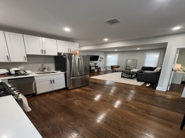 25 Pleasant St, Boston, Massachusetts, 4 Bedrooms Bedrooms, 5 Rooms Rooms,2 BathroomsBathrooms,Residential Lease,For Rent,Pleasant St,73390239