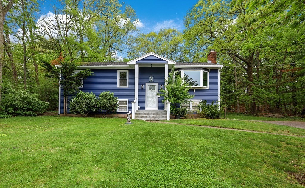 72 Westfield Dr, North Attleboro, Massachusetts, 3 Bedrooms Bedrooms, 6 Rooms Rooms,1 BathroomBathrooms,Residential Lease,For Rent,Westfield Dr,73376151