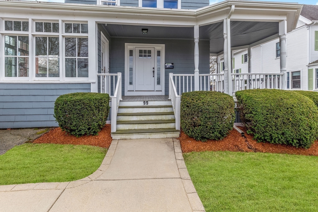 99 Laurel St, Melrose, Massachusetts, 2 Bedrooms Bedrooms, 5 Rooms Rooms,1 BathroomBathrooms,Residential Lease,For Rent,Laurel St,73401689