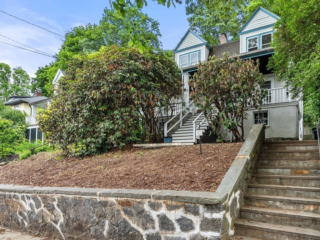 87 Brooks, Boston, Massachusetts, 4 Bedrooms Bedrooms, 8 Rooms Rooms,1.5 BathroomsBathrooms,Residential Lease,For Rent,Brooks,73383546