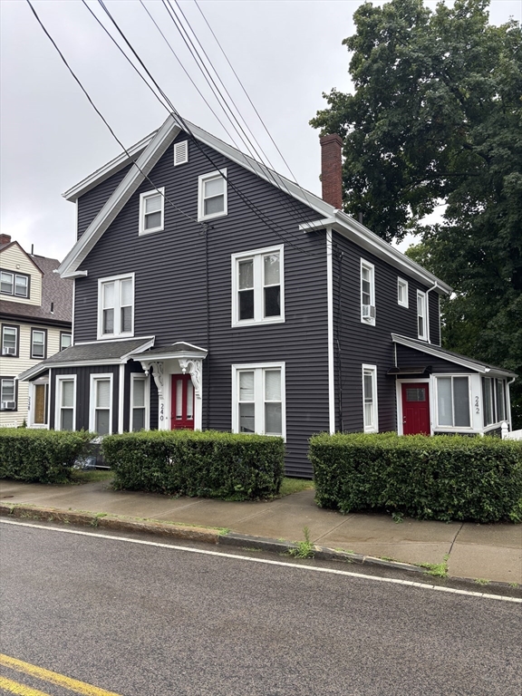 242 Nahatan St., Norwood, Massachusetts, 2 Bedrooms Bedrooms, 4 Rooms Rooms,1.5 BathroomsBathrooms,Residential Lease,For Rent,Nahatan St.,73405275