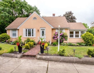 20 Bridge Street, Easton, Massachusetts, 4 Bedrooms Bedrooms, 8 Rooms Rooms,2 BathroomsBathrooms,Residential Lease,For Rent,Bridge Street,73381169