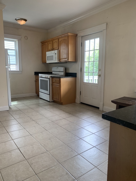 54 Tremont St, Boston, Massachusetts, 3 Bedrooms Bedrooms, 5 Rooms Rooms,1 BathroomBathrooms,Residential Lease,For Rent,Tremont St,73399290