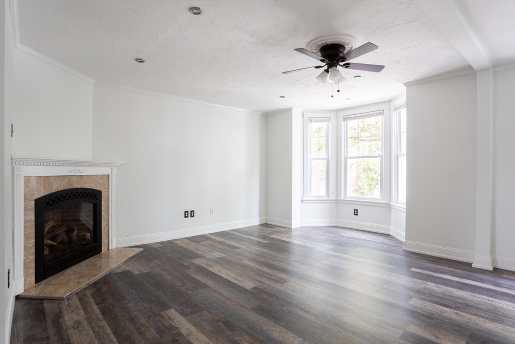 71 Old Harbor St., Boston, Massachusetts, 4 Bedrooms Bedrooms, 7 Rooms Rooms,1 BathroomBathrooms,Residential Lease,For Rent,Old Harbor St.,73401096