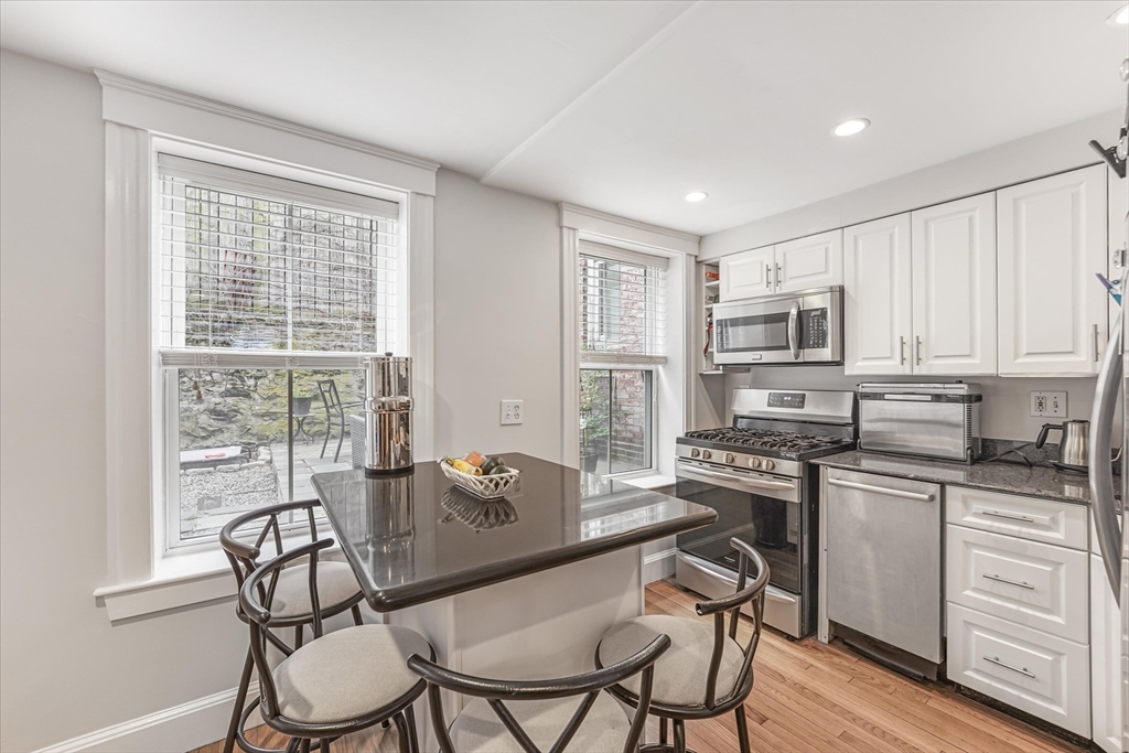 34 Soley Street, Boston, Massachusetts, 2 Bedrooms Bedrooms, 4 Rooms Rooms,1 BathroomBathrooms,Residential Lease,For Rent,Soley Street,73412330