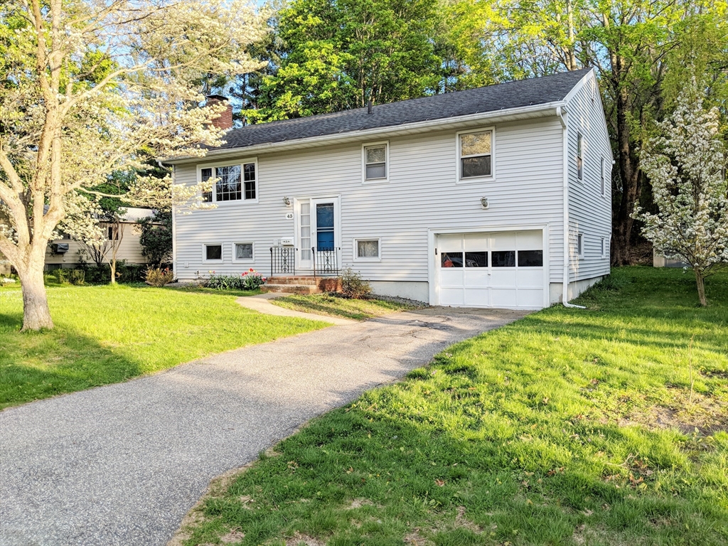 43 Linwood St, Andover, Massachusetts, 3 Bedrooms Bedrooms, 6 Rooms Rooms,2 BathroomsBathrooms,Residential Lease,For Rent,Linwood St,73398291