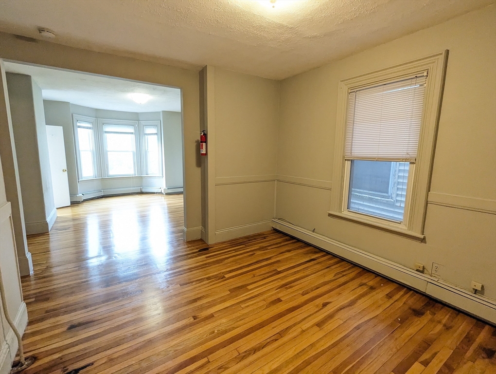219 Green Street, Cambridge, Massachusetts, 2 Bedrooms Bedrooms, 5 Rooms Rooms,1 BathroomBathrooms,Residential Lease,For Rent,Green Street,73412788