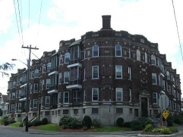 6 Laurel, Holyoke, Massachusetts, 2 Bedrooms Bedrooms, 4 Rooms Rooms,1 BathroomBathrooms,Residential Lease,For Rent,Laurel,73401933