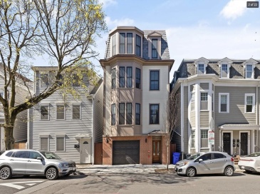 447 W 4th St, Boston, Massachusetts, 3 Bedrooms Bedrooms, 6 Rooms Rooms,2 BathroomsBathrooms,Residential Lease,For Rent,W 4th St,73397089