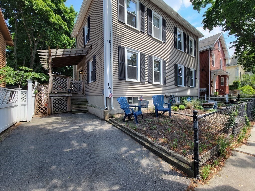 14 Jay St, Cambridge, Massachusetts, 3 Bedrooms Bedrooms, 7 Rooms Rooms,3 BathroomsBathrooms,Residential Lease,For Rent,Jay St,73413276