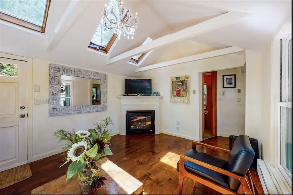 175 Lake Shore, Falmouth, Massachusetts, 1 Bedroom Bedrooms, 3 Rooms Rooms,1 BathroomBathrooms,Residential Lease,For Rent,Lake Shore,73413145