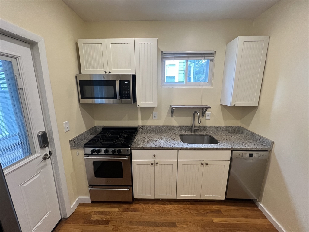 2 Otis Street, Somerville, Massachusetts, 1 Bedroom Bedrooms, 2 Rooms Rooms,1 BathroomBathrooms,Residential Lease,For Rent,Otis Street,73413176