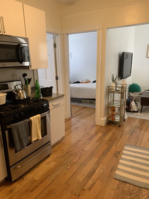 155 Salem Street, Boston, Massachusetts, 2 Bedrooms Bedrooms, 4 Rooms Rooms,1 BathroomBathrooms,Residential Lease,For Rent,Salem Street,73413258
