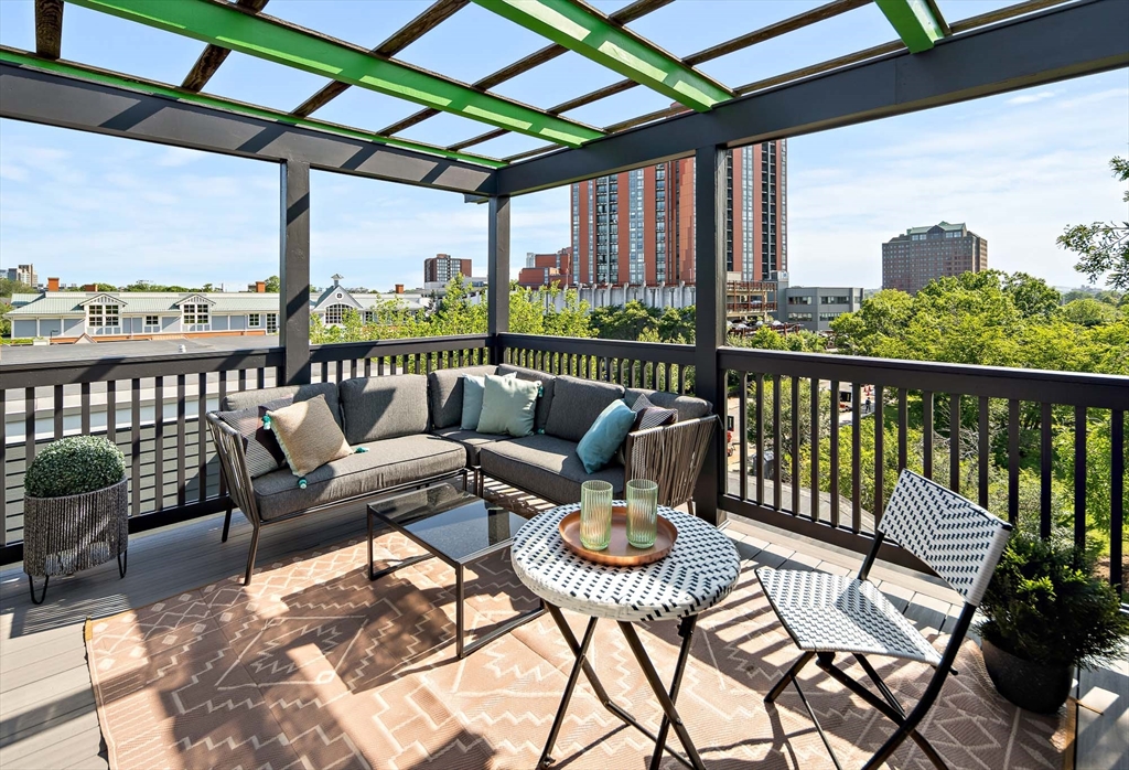 3 Blackstone, Cambridge, Massachusetts, 3 Bedrooms Bedrooms, 5 Rooms Rooms,3 BathroomsBathrooms,Residential Lease,For Rent,Blackstone,73400497