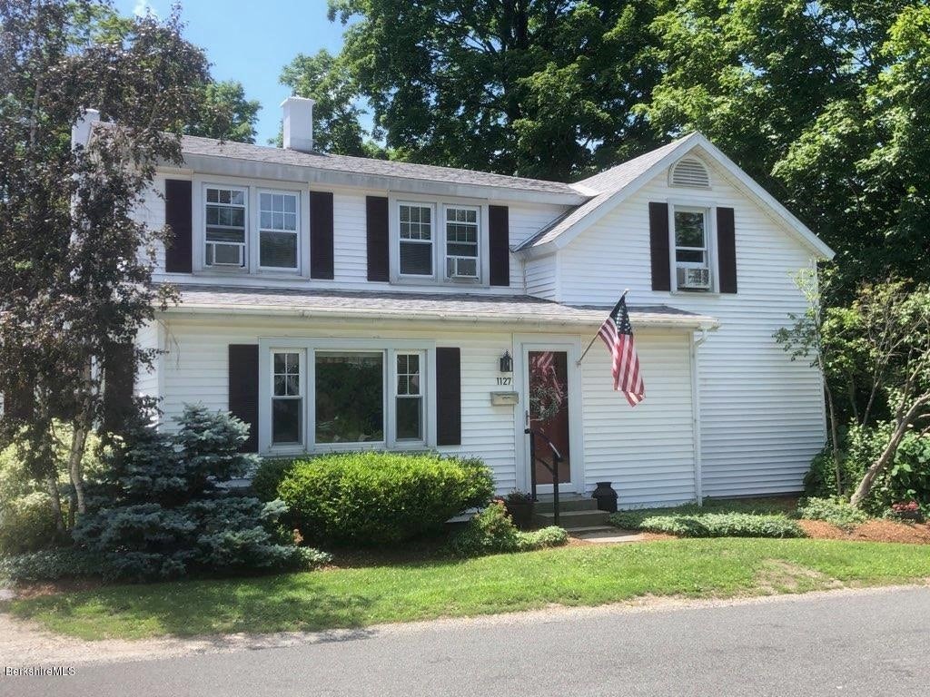 1127 N Hoosac Rd, Williamstown, Massachusetts, 3 Bedrooms Bedrooms, 8 Rooms Rooms,2 BathroomsBathrooms,Residential,For Sale,N Hoosac Rd,73288600