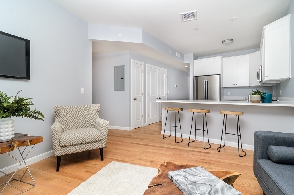 172 Kimball Ave, Revere, Massachusetts, 2 Bedrooms Bedrooms, 4 Rooms Rooms,2 BathroomsBathrooms,Residential Lease,For Rent,Kimball Ave,73413463