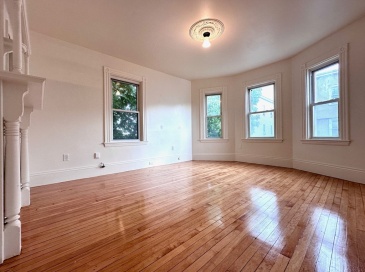 9 Holden St, Boston, Massachusetts, 3 Bedrooms Bedrooms, 5 Rooms Rooms,1 BathroomBathrooms,Residential Lease,For Rent,Holden St,73413611