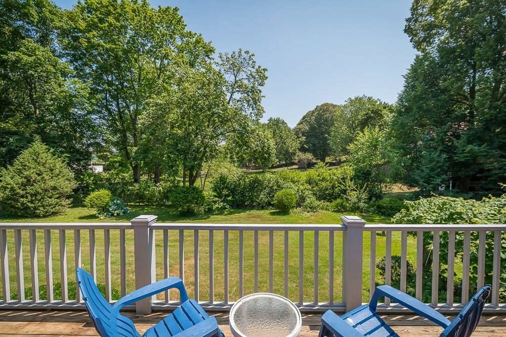 2 Victoria Road, Manchester, Massachusetts, 3 Bedrooms Bedrooms, 6 Rooms Rooms,1 BathroomBathrooms,Residential Lease,For Rent,Victoria Road,73413737