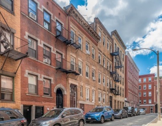 15 Henchman St, Boston, Massachusetts, 5 Bedrooms Bedrooms, 15 Rooms Rooms,3 BathroomsBathrooms,Residential Income,For Sale,Henchman St,73373629