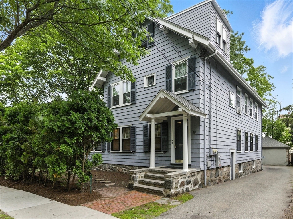 88 Brush Hill Road, Milton, Massachusetts, 6 Bedrooms Bedrooms, 12 Rooms Rooms,3 BathroomsBathrooms,Residential Income,For Sale,Brush Hill Road,73393151